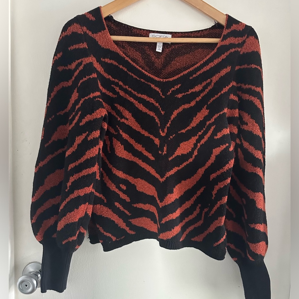 🌻 Sofia by Sofia Vergara Zebra Knit Sweater 🌻